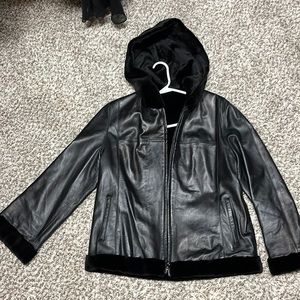 Beautiful reversible leather and fur jacket, size 8
